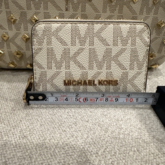 Michael Kors Abbey Vanilla Studded Backpack with wallet - Picture 10 of 12